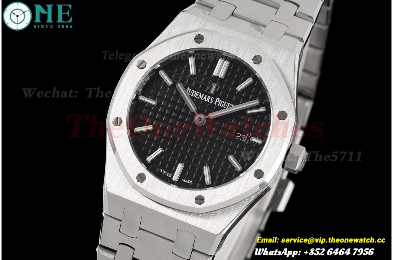 Royal Oak Ladies 33mm SS/SS Black Dial 8F Swiss Quartz