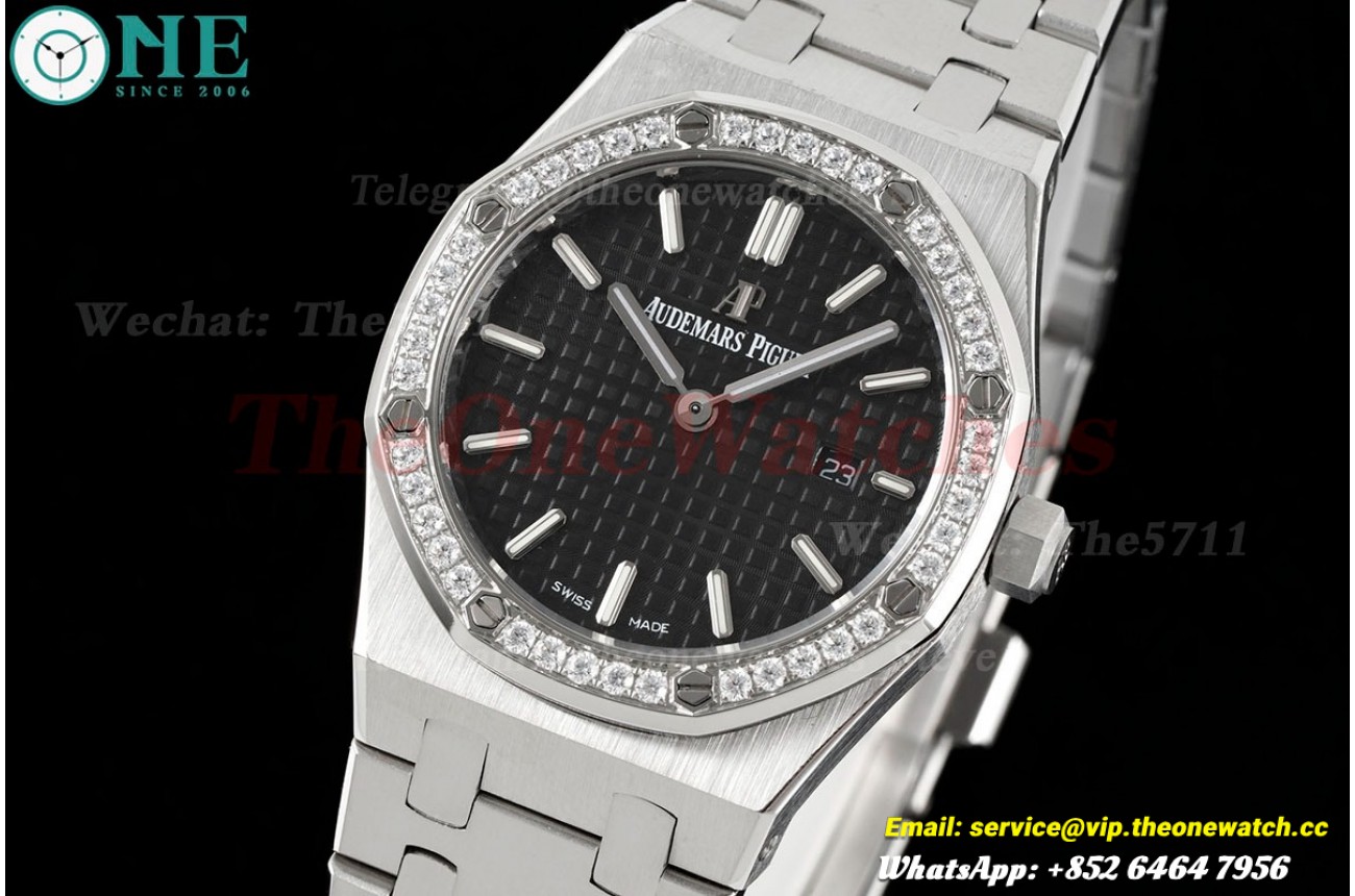 Royal Oak Ladies 33mm SS/SS Black Dial 8F Swiss Quartz