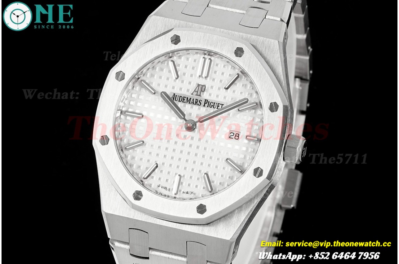 Royal Oak Ladies 67650 33mm SS/SS White ZF Swiss Qtz