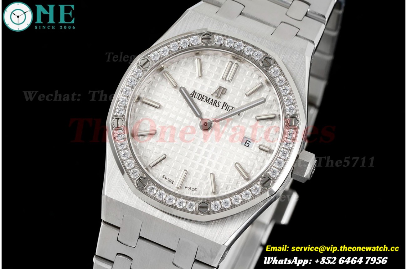 Royal Oak Ladies 33mm SS/SS white Dial 8F Swiss Quartz